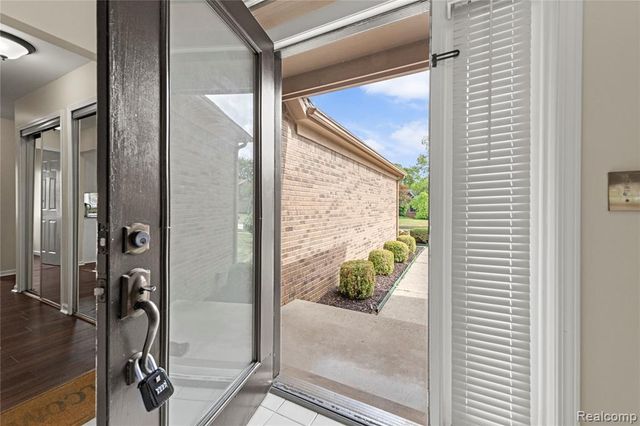 5143 Saffron Drive, Troy, MI 48085