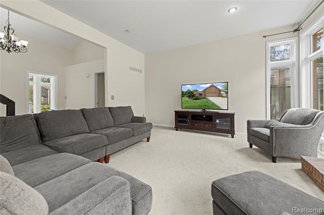 5143 Saffron Drive, Troy, MI 48085