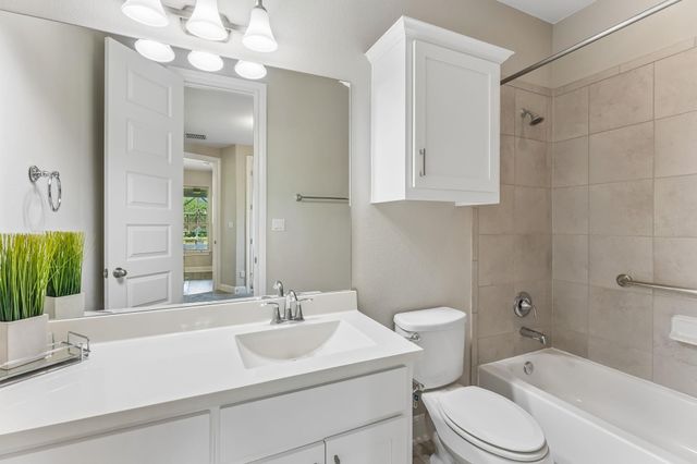 441 Jacksdaw DR, Austin, TX 78737