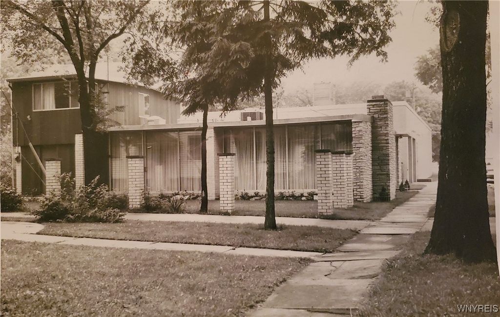 13 Hirschfield Drive, Amherst, NY 14221