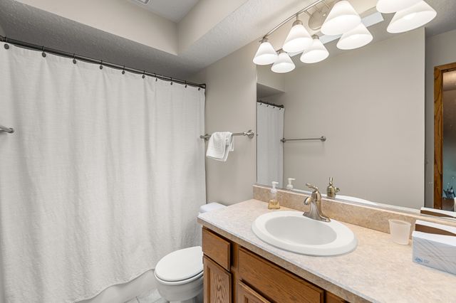 4432 98th Street, Urbandale, IA 50322
