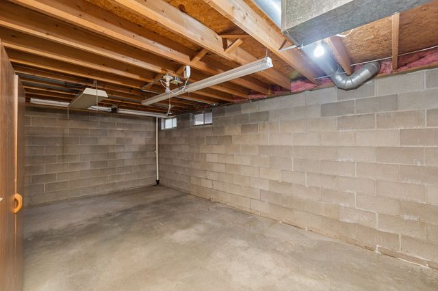 4432 98th Street, Urbandale, IA 50322
