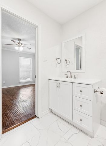 3713 Teal Lane, Bedford, TX 76021