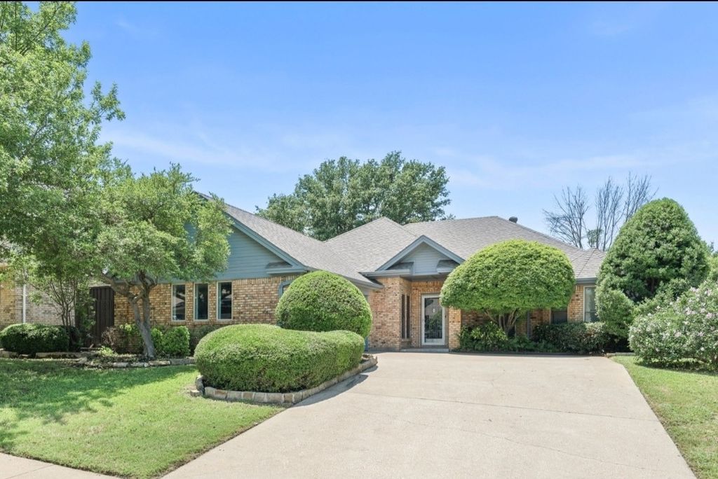 3713 Teal Lane, Bedford, TX 76021
