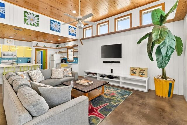 2525 S 11th St 80, Port Aransas, TX 78373