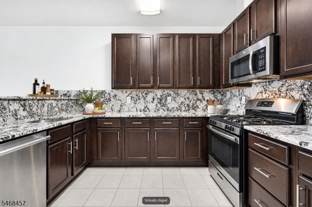 16 Paulina Pl, Franklin Twp., NJ 08873