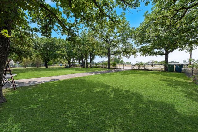 703 Robin Lane, Argyle, TX 76226
