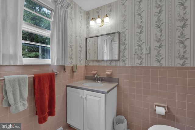 3731 MARQUIS LN, Huntingdon Valley, PA 19006