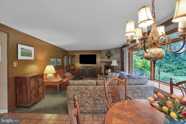 3731 MARQUIS LN, Huntingdon Valley, PA 19006