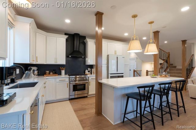 205 Mountain View Lane, Milford, MI 48381