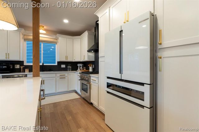 205 Mountain View Lane, Milford, MI 48381