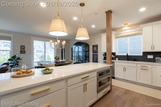 205 Mountain View Lane, Milford, MI 48381