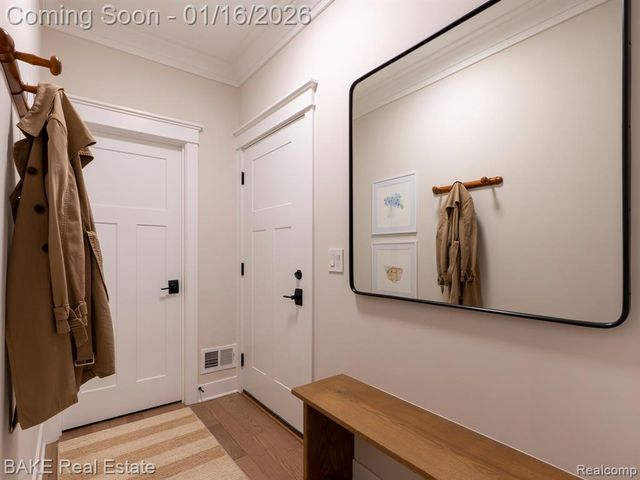 205 Mountain View Lane, Milford, MI 48381