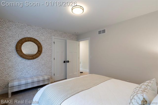 205 Mountain View Lane, Milford, MI 48381