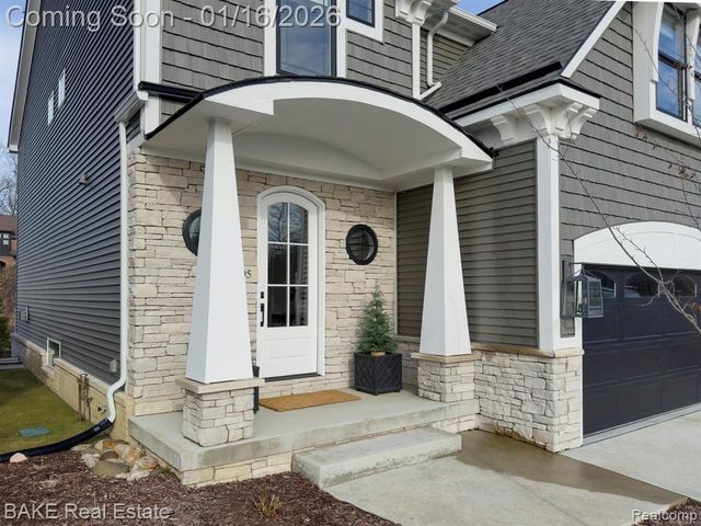 205 Mountain View Lane, Milford, MI 48381