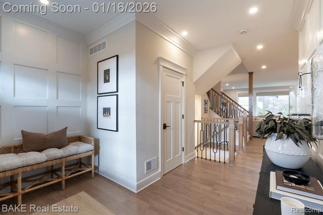 205 Mountain View Lane, Milford, MI 48381