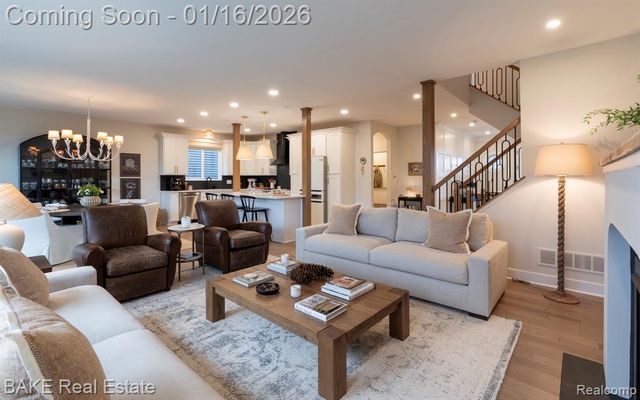 205 Mountain View Lane, Milford, MI 48381