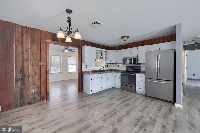 877 RICHMOND RD, Windsor, PA 17366