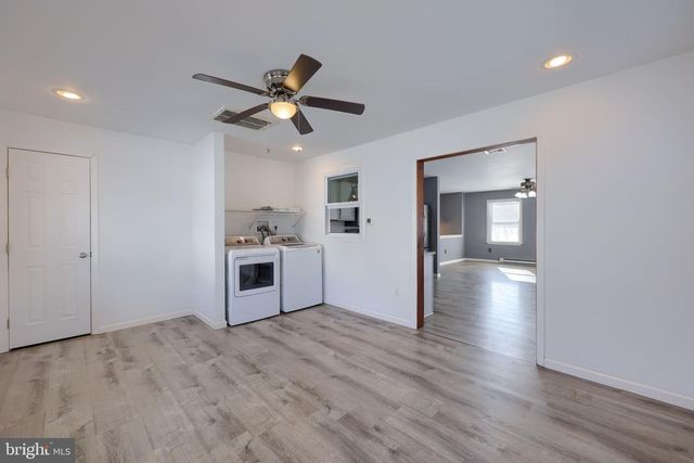 877 RICHMOND RD, Windsor, PA 17366