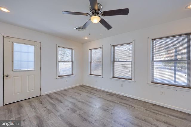 877 RICHMOND RD, Windsor, PA 17366