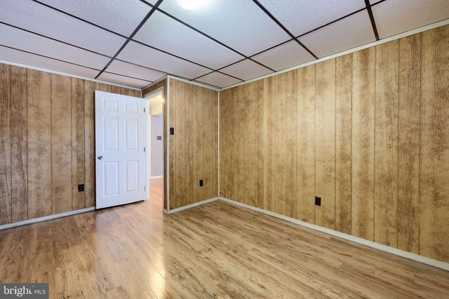 877 RICHMOND RD, Windsor, PA 17366