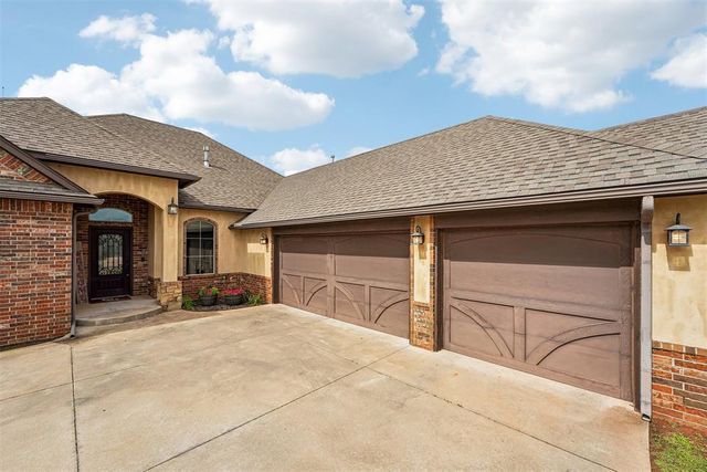 1720 NE 25th Street, Moore, OK 73160