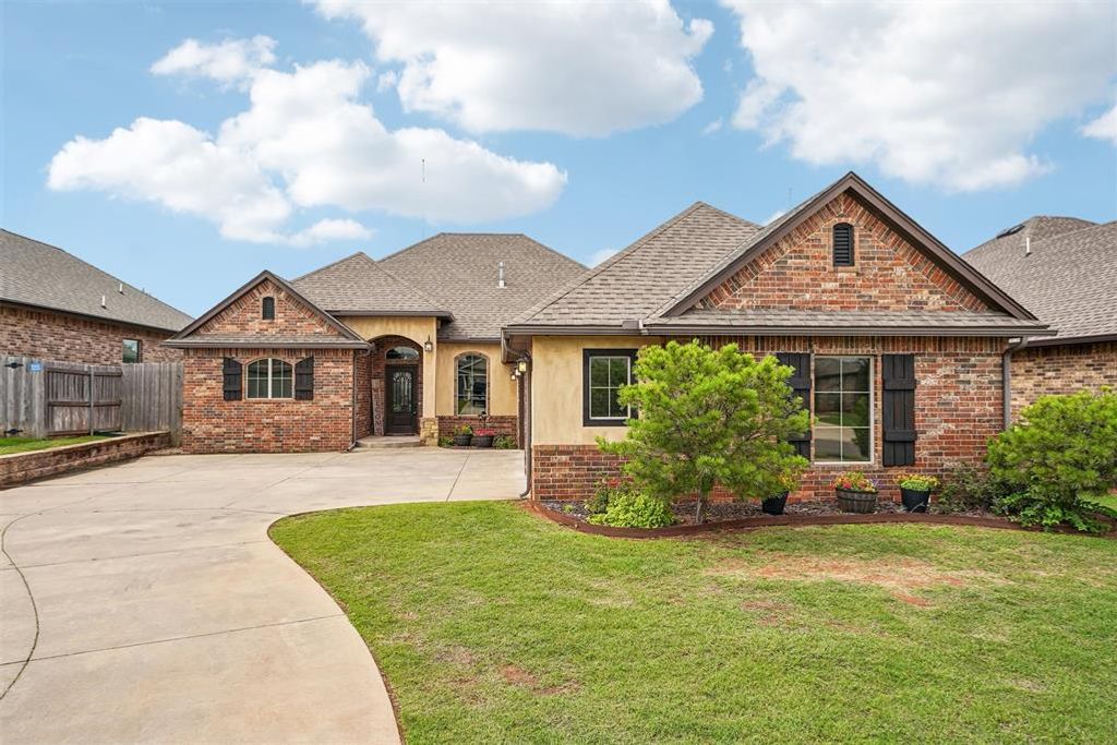1720 NE 25th Street, Moore, OK 73160