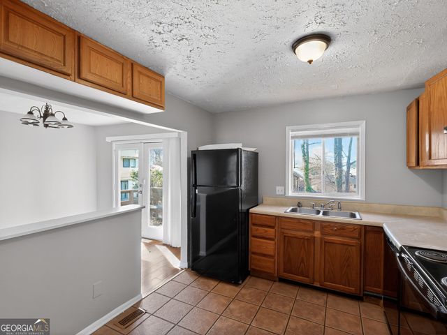 1439 Walnut Ridge Way, Stone Mountain, GA 30083