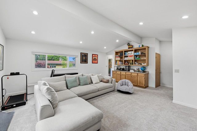 2540 Anita DRIVE, Brookfield, WI 53045