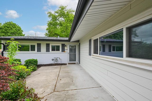 2540 Anita DRIVE, Brookfield, WI 53045