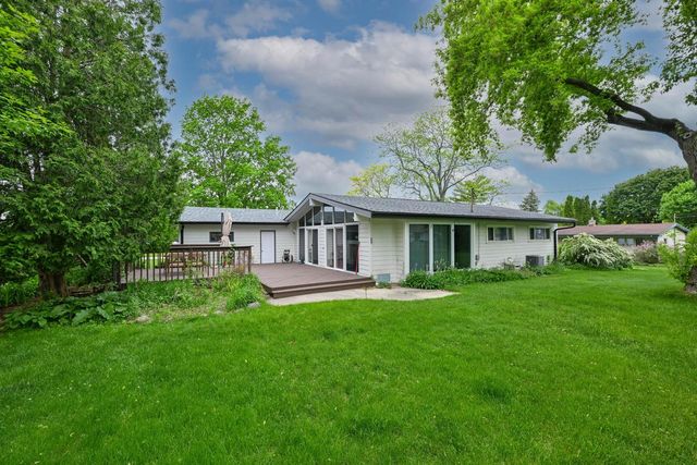 2540 Anita DRIVE, Brookfield, WI 53045