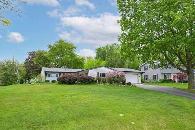 2540 Anita DRIVE, Brookfield, WI 53045
