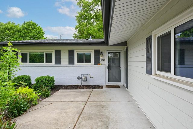 2540 Anita DRIVE, Brookfield, WI 53045