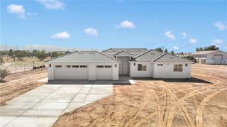 8698 Oakwood Avenue, Hesperia, CA 92345