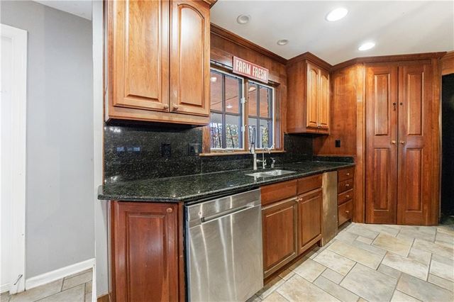 818 Arnold Mill Road, Woodstock, GA 30188