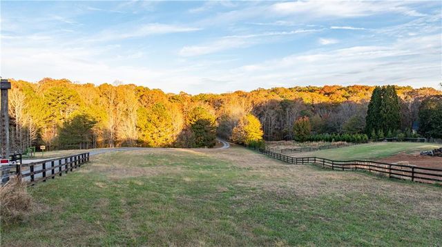 818 Arnold Mill Road, Woodstock, GA 30188