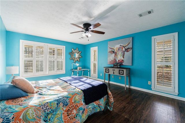 818 Arnold Mill Road, Woodstock, GA 30188