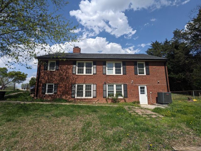 8903 WILSON AVE, Manassas, VA 20110