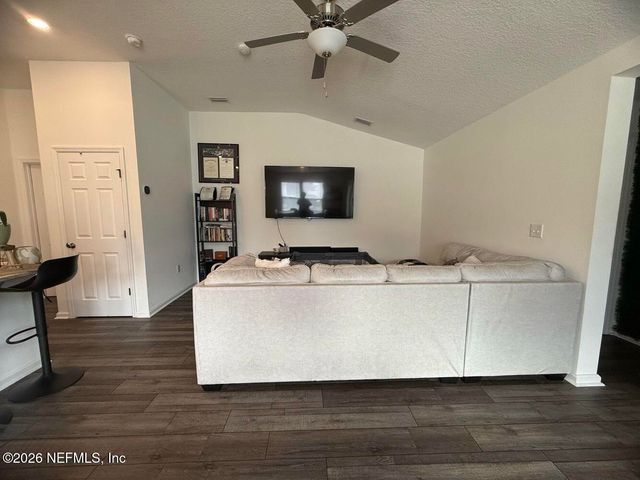 8161 LUMBER Way, Jacksonville, FL 32222