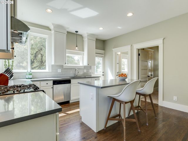 131 Se 74TH Ave, Portland, OR 97215