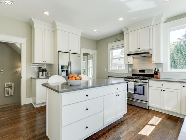 131 Se 74TH Ave, Portland, OR 97215