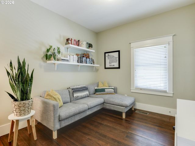 131 Se 74TH Ave, Portland, OR 97215