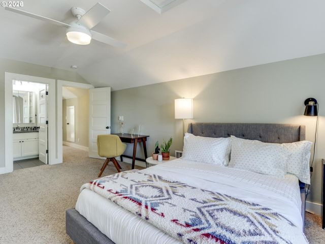 131 Se 74TH Ave, Portland, OR 97215