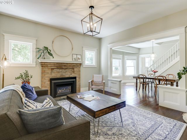 131 Se 74TH Ave, Portland, OR 97215