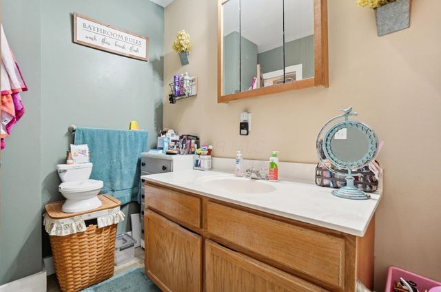 64 Commerce Street, Lockbourne, OH 43137