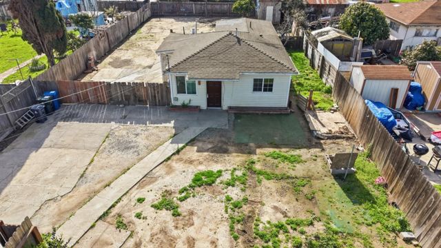 1046 C Street, Salinas, CA 93905