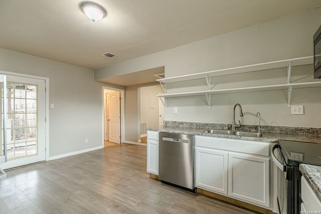 462 Trudell, San Antonio, TX 78213