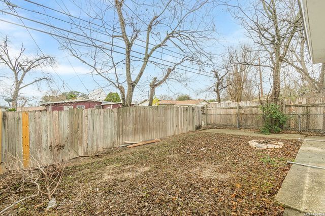 462 Trudell, San Antonio, TX 78213