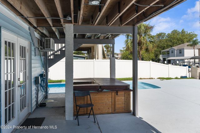 7637 Hatteras Drive, Hudson, FL 34667