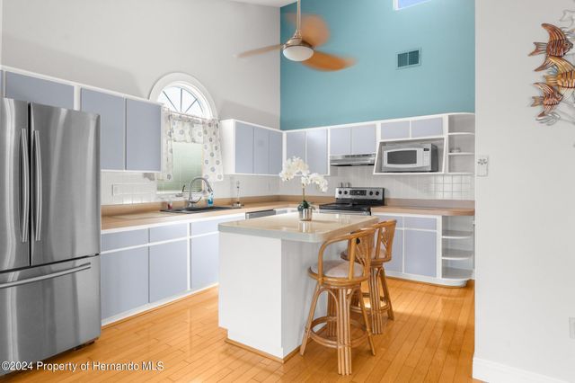 7637 Hatteras Drive, Hudson, FL 34667